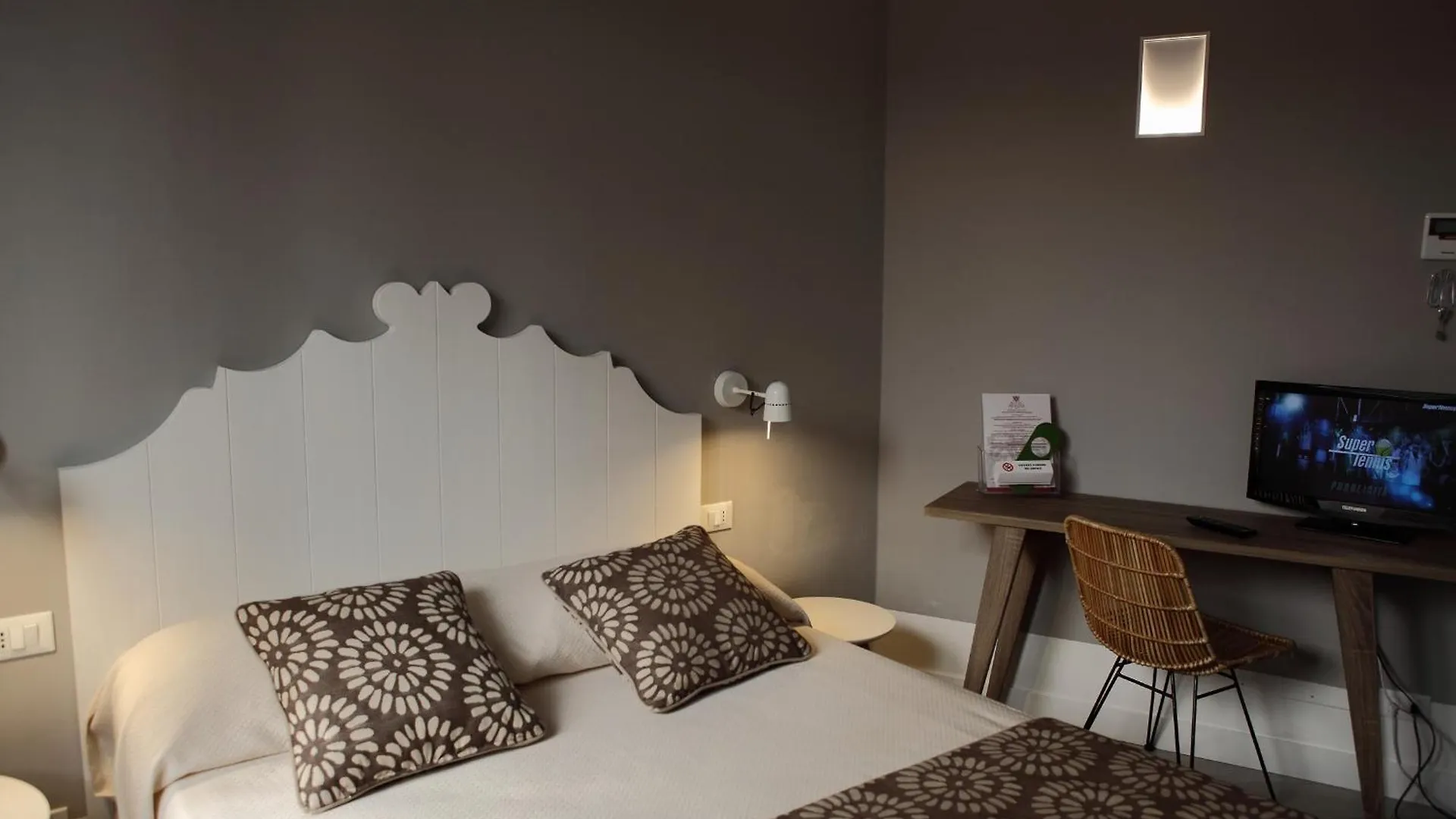 Aegusa Hotel Favignana 3*,